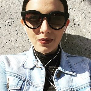 Meet your Posher, Elizabeth